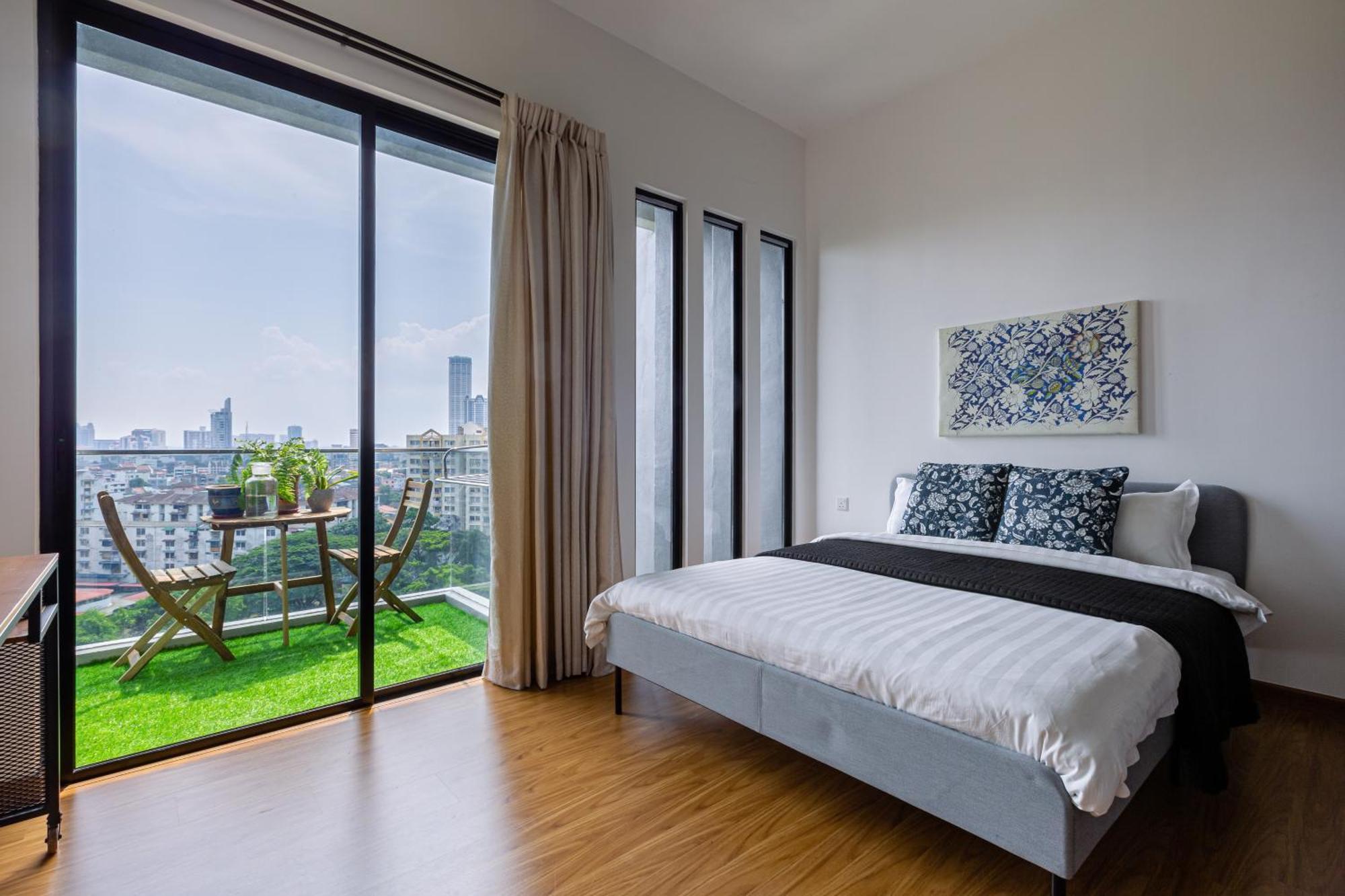 Beacon Executive Suites George Town Room photo